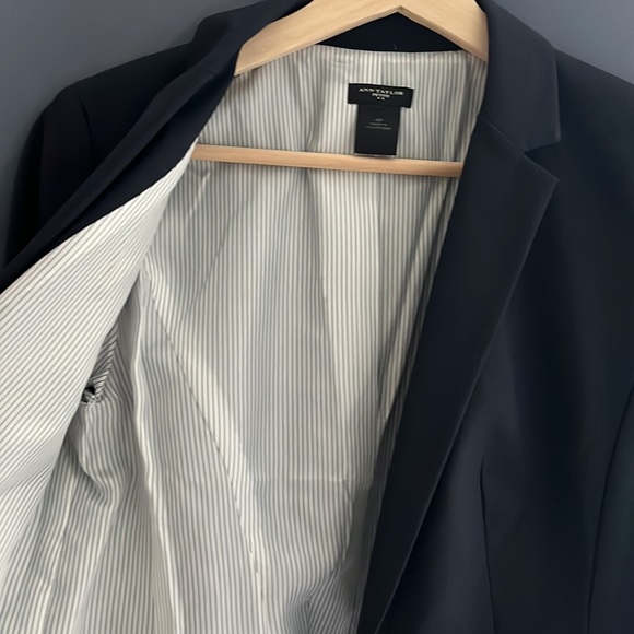 NWOT- Ann Taylor Navy Suit Jacket Blazer - Picture 5 of 6